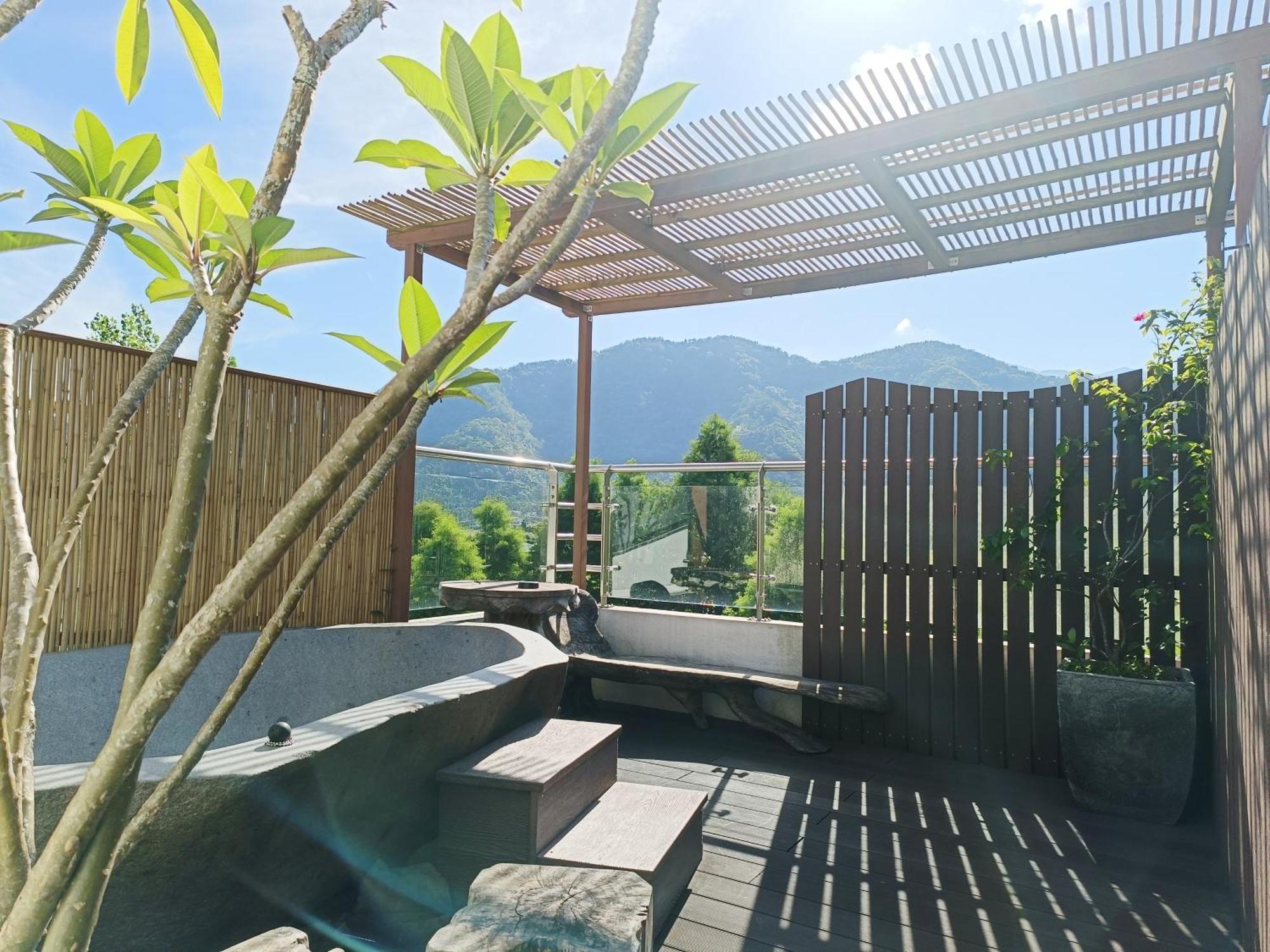 Roaming Cloud Sun Moon Lake B&B Yuchi Buitenkant foto